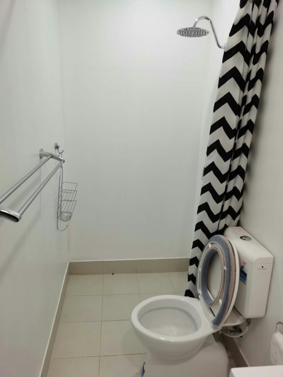 toiletshower