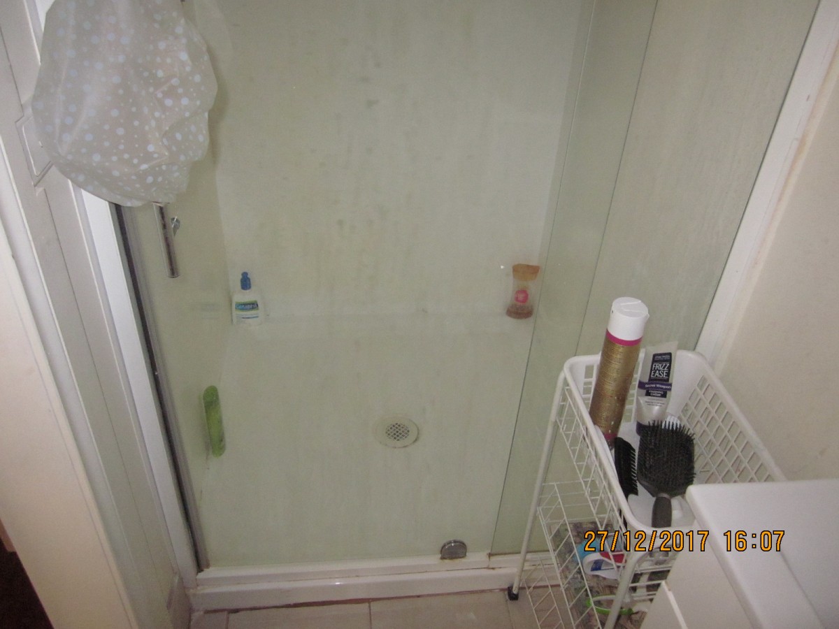 Room 1 bathroom shower.JPG